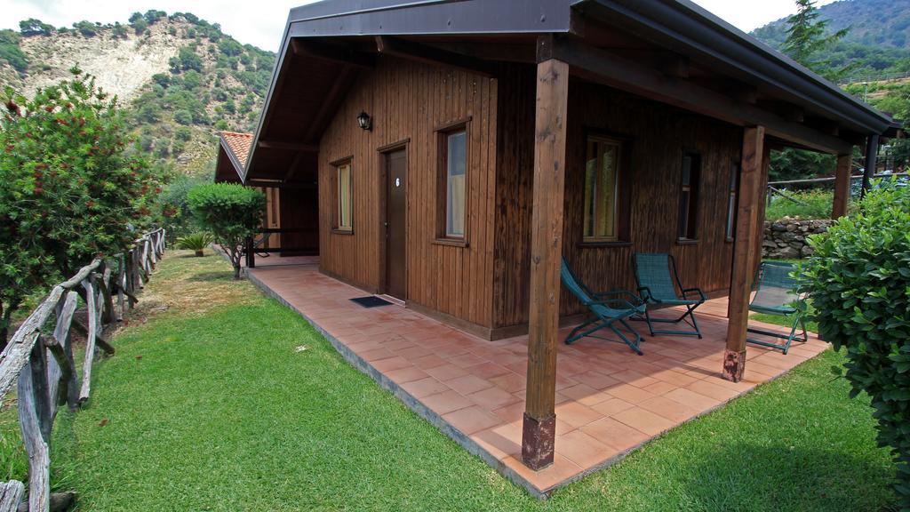 Agriturismo San Cataldo Motta Camastra Bilik gambar