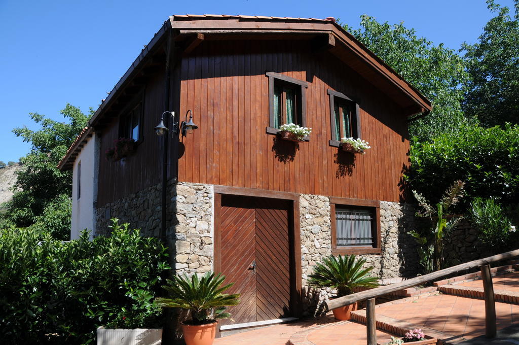 Agriturismo San Cataldo Motta Camastra Luaran gambar
